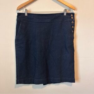 American Living 10 Women’s Dark Blue Denim Skirt with Button Detail